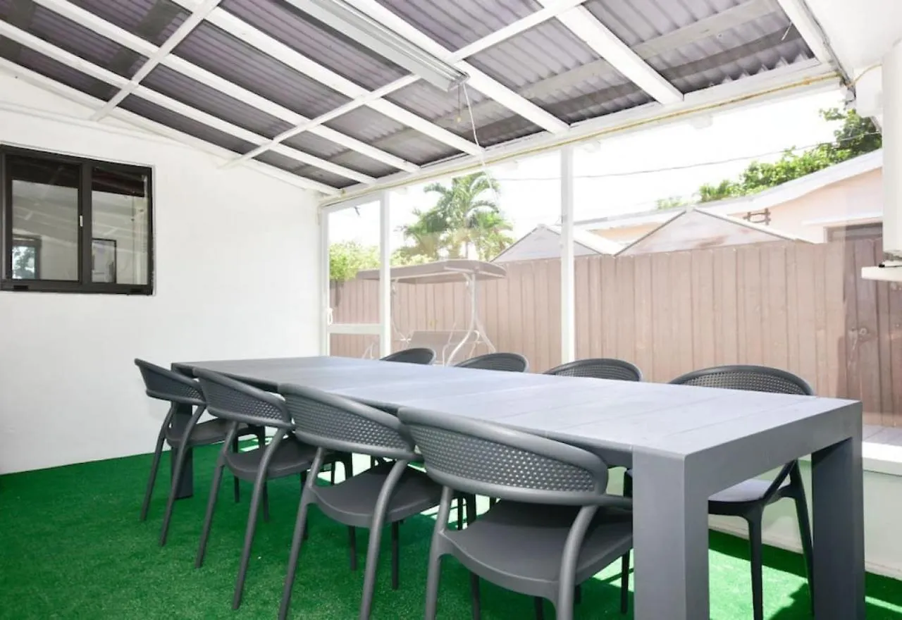 Five Bedroom With Pool In Highland Lakes Near Aventura Mall Willa