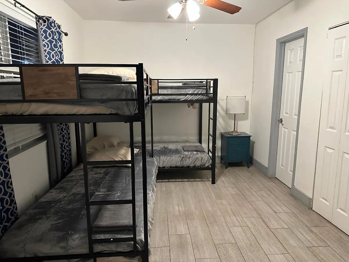 Bekahouse With Parking, Backyard And Laundry * Miami