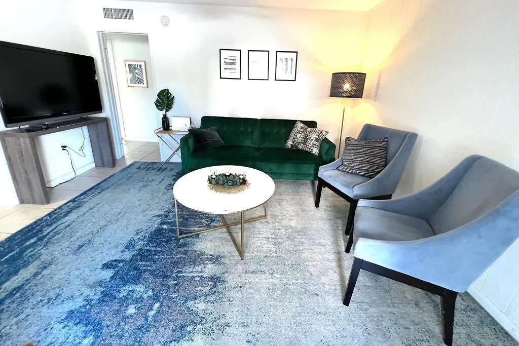 公寓 Location! In Coconut Grove With Parking 迈阿密