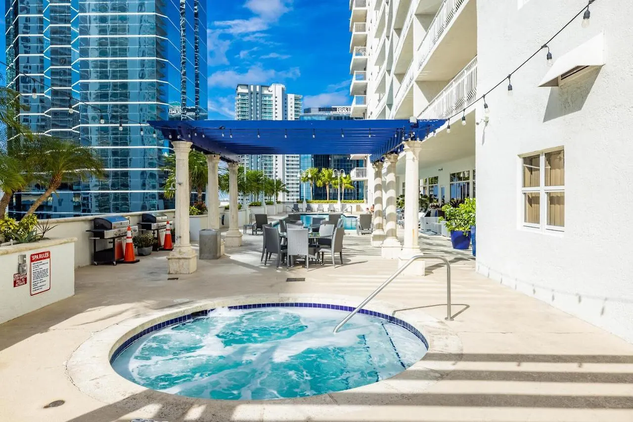 Brickell Unit, Amazing View, Balcony, Pool, 1 Free Parking Apartament *