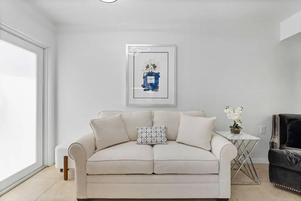 Beautiful In The Heart Of Apt 8 Apartment *