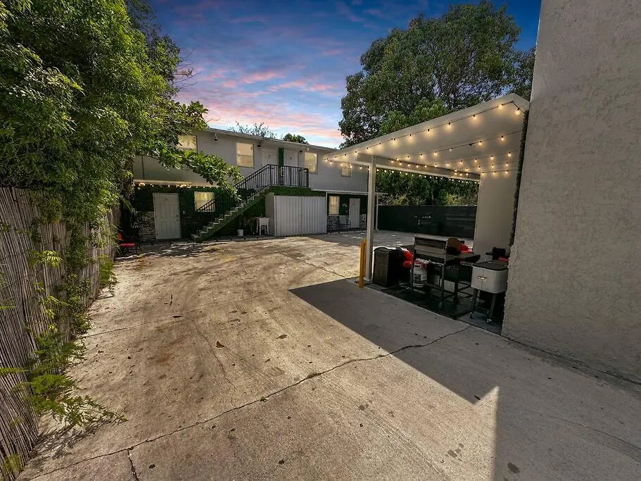 Vacay Spot Wynwood Comfort 2 Kitchen 2 Bbqs Patio Vibes, Prime Loc! 6 Blocks Away From Bars, Nite Clubs, Res, Shops *