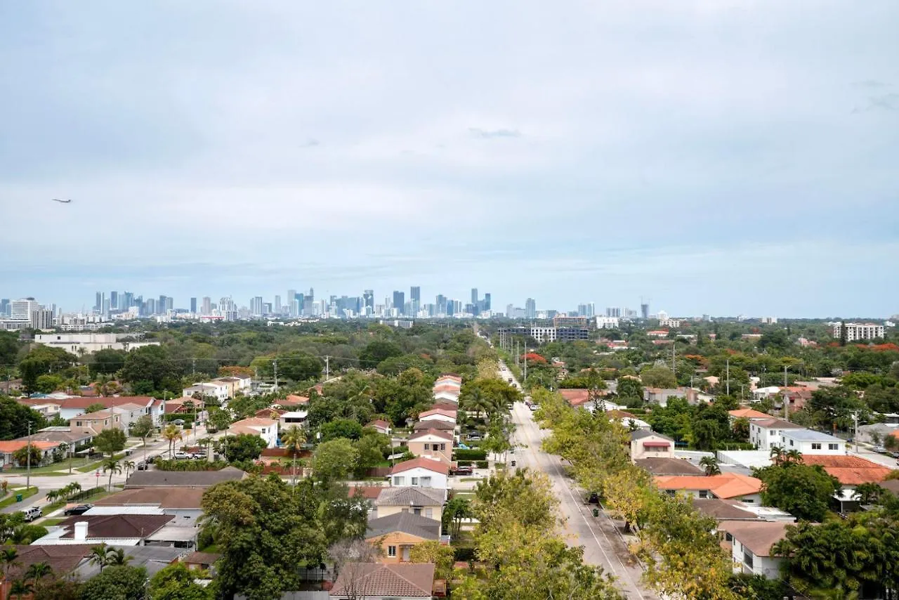 Coral Gables 2br W Pool Gym Nr Miracle Mile Mia-76 מיאמי