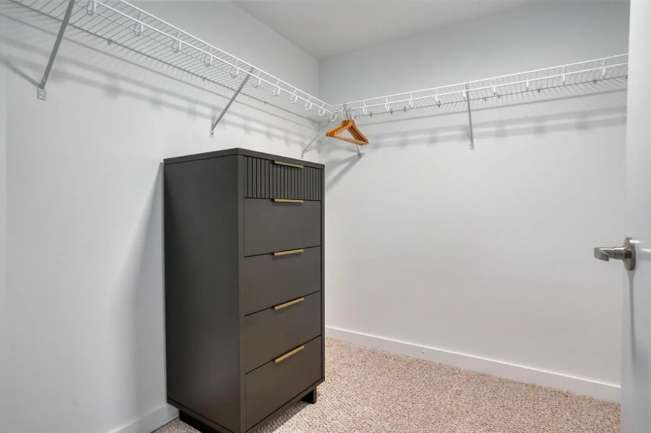 Coral Gables 2br W Pool Gym Nr Miracle Mile Mia-76 מיאמי
