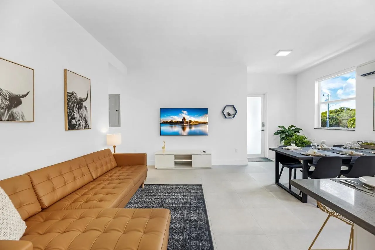 Up To 12 Guests! Modern Near Wynwood *