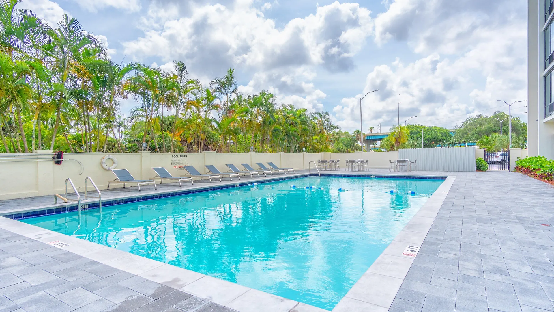 Miami International Airport By Ihg 3*
