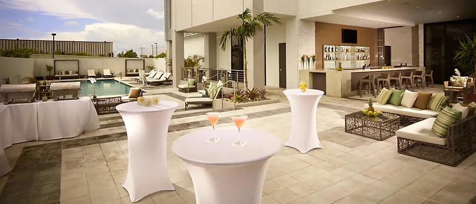 Hotel Eb Miami Airport 4*