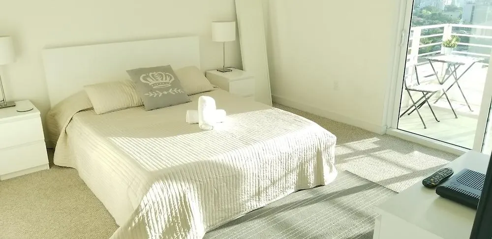 By Vacation District Apartment
