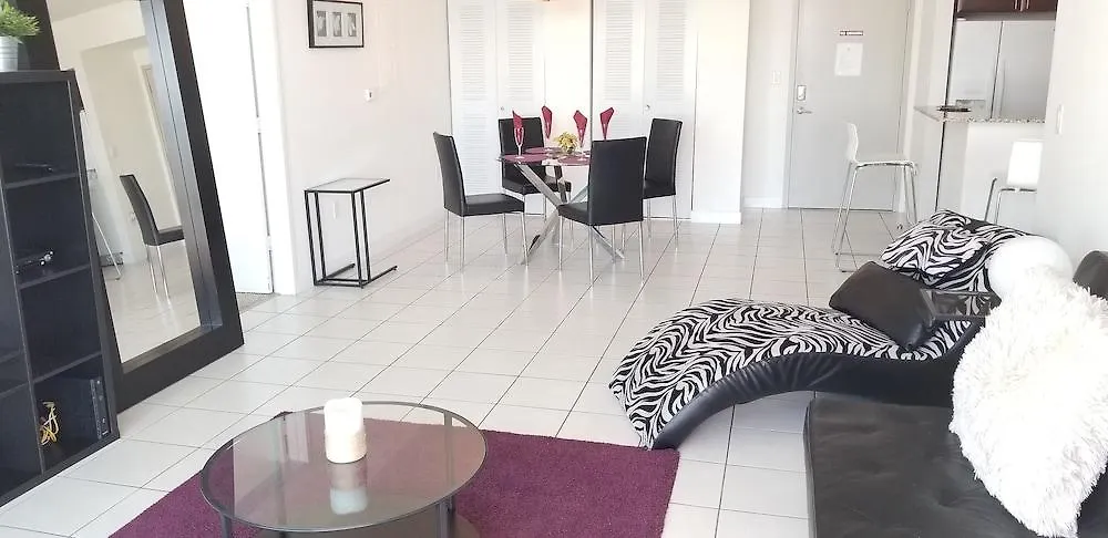Apartment By Vacation District Miami
