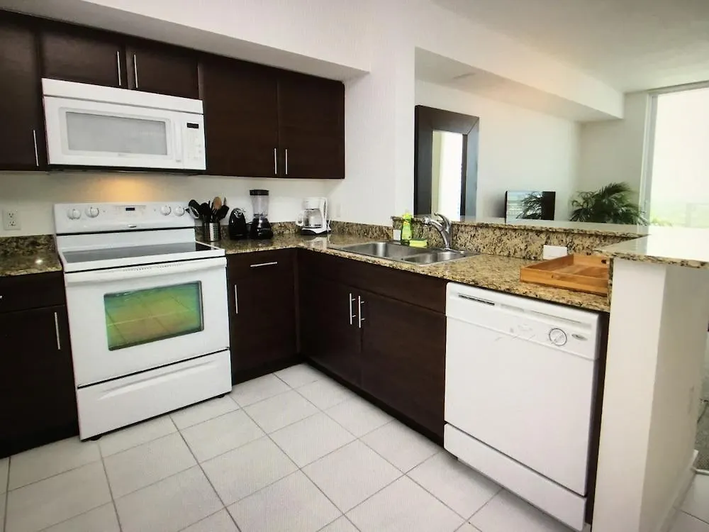 Apartment By Vacation District Miami