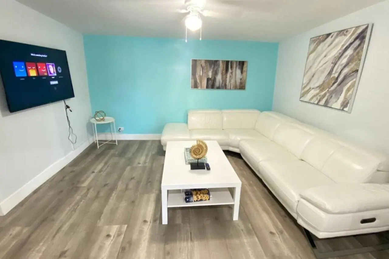 Comfy Stylish Near Airport Highway Miami