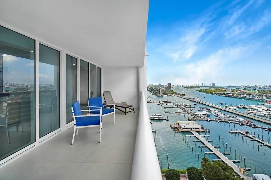 Electric Brand New With Water View, Edgewater Appartement