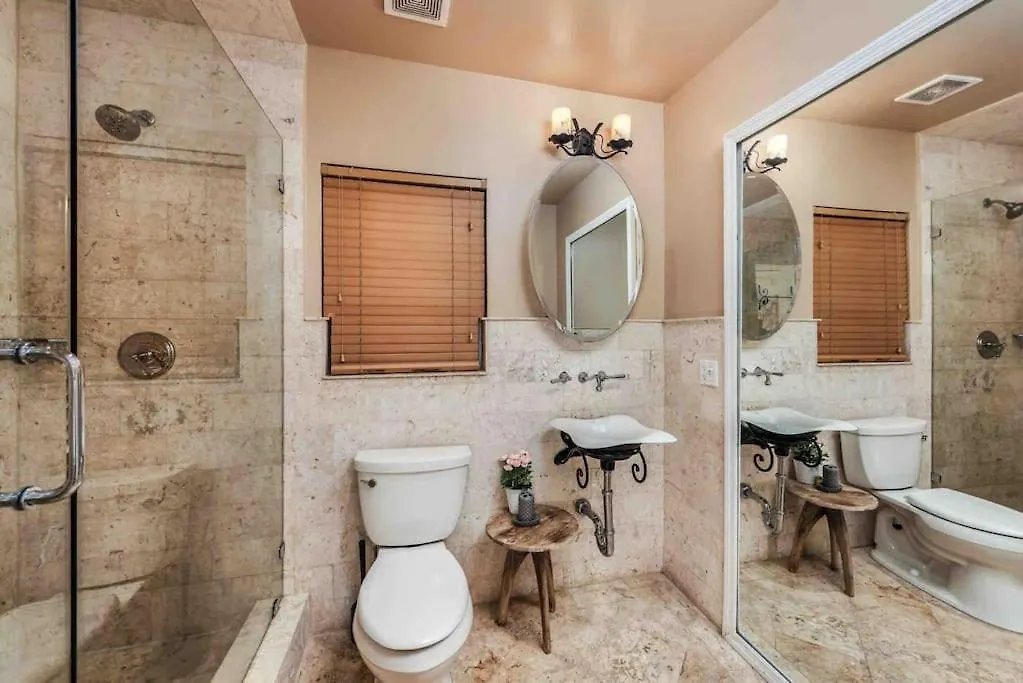 Sleeps 18 In Shores With Movie Theater / Pool / Jacuzzi Miami
