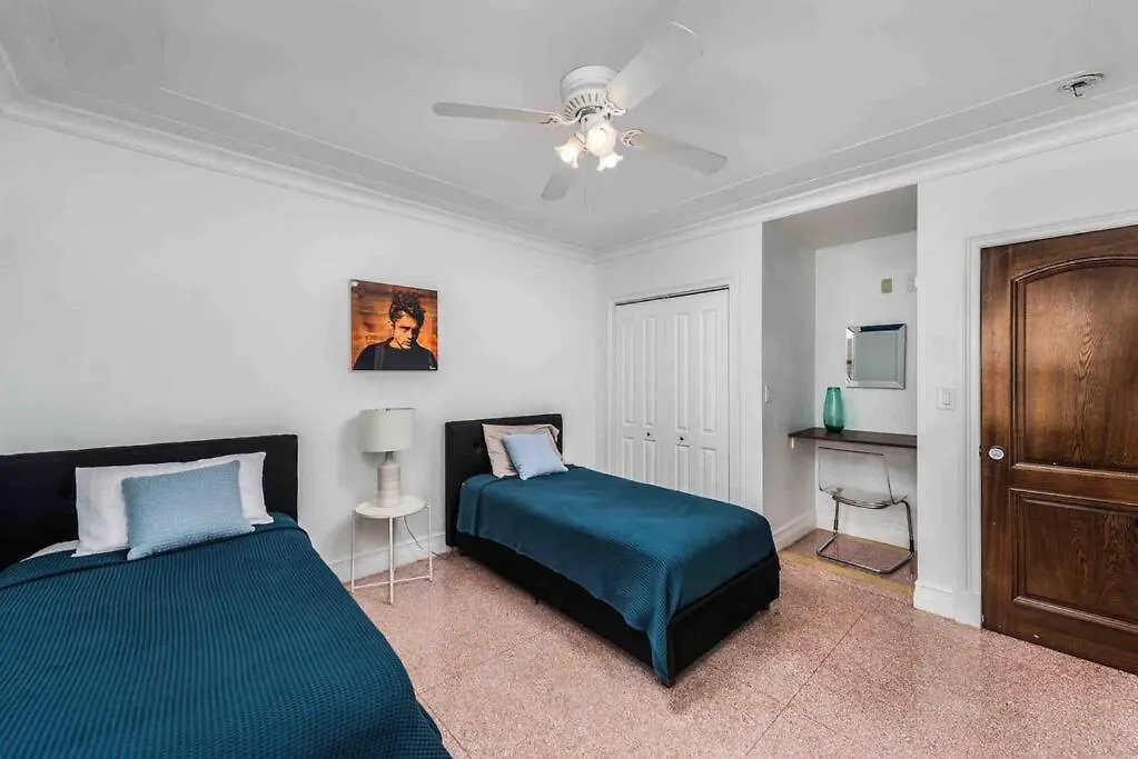 Holiday home Sleeps 18 In Shores With Movie Theater / Pool / Jacuzzi Miami