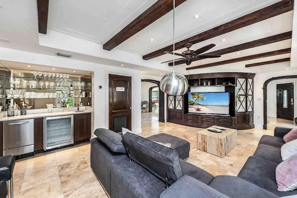 Sleeps 18 In Shores With Movie Theater / Pool / Jacuzzi *