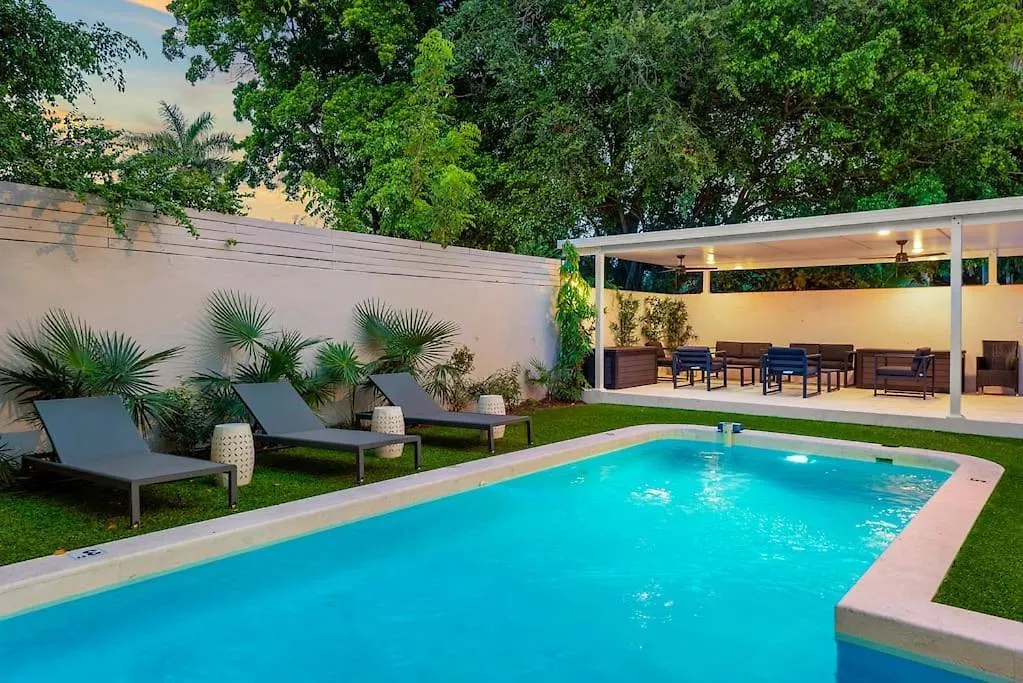 Beautiful With Heated Pool Must Seen! 度假居