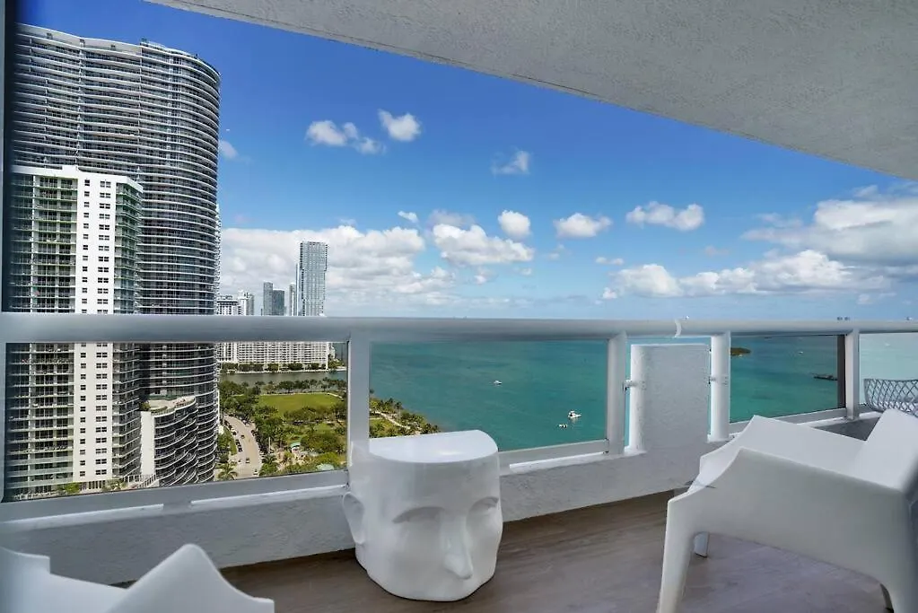 Make It Happen! Brand New With Amazing Water Views Appartement *