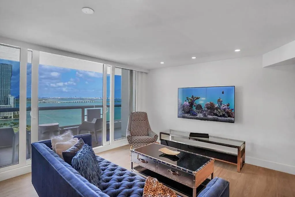 Make It Happen! Brand New With Amazing Water Views Appartement Miami