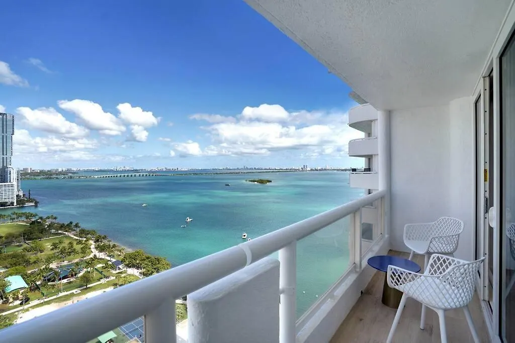 Make It Happen! Brand New With Amazing Water Views Appartement