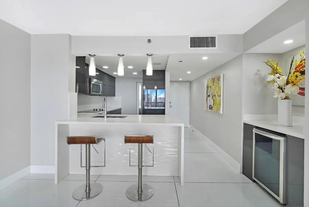 Appartamento Enchanted! Skyline & Water Views Miami