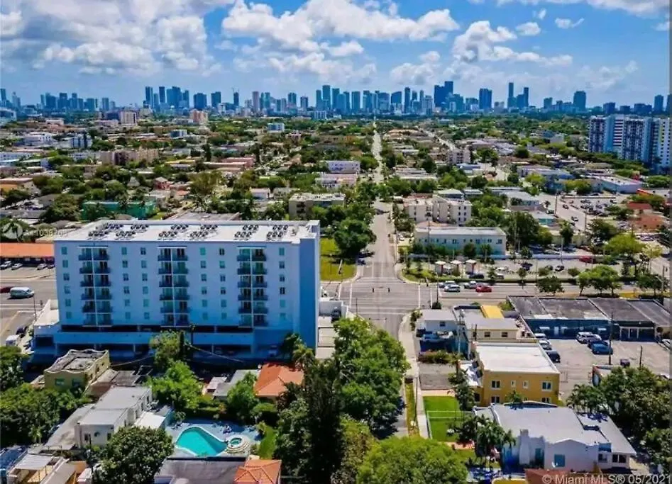 Cozy Little Havana Centrally Located Hv2 *