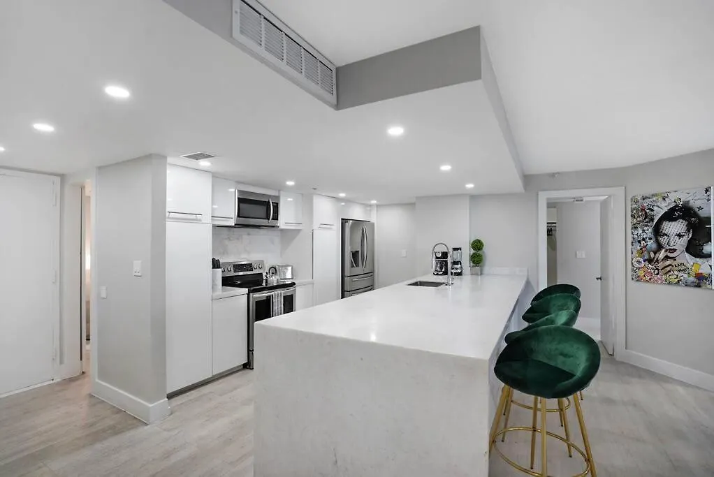Unforgettable! Water & Park Views, 4 Bedrooms! Apartment