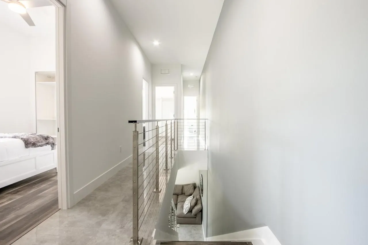 Prázdninový dům Modern 4-bedroom Townhouse With Pool!
