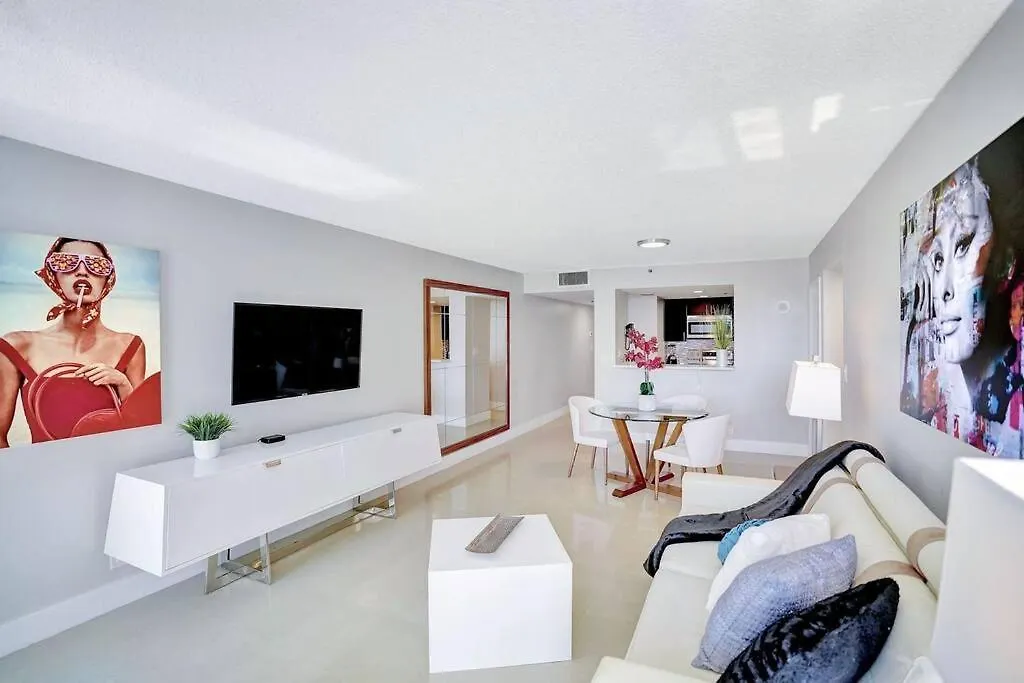In Love! Skyline Views, Renovated Miami
