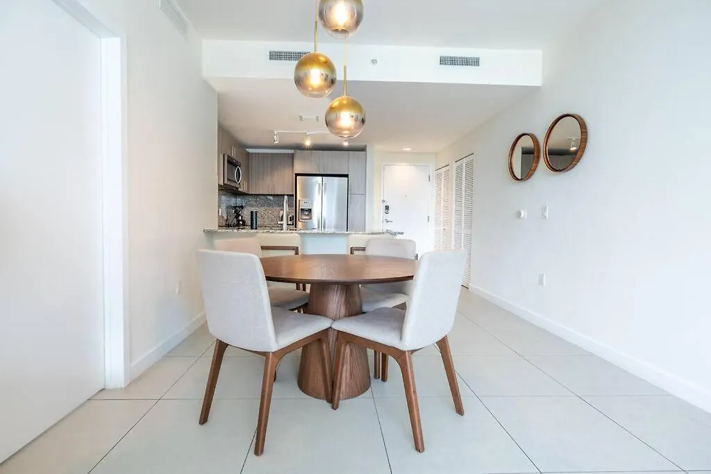 Apartment Stunning In Downtown Doral Miami