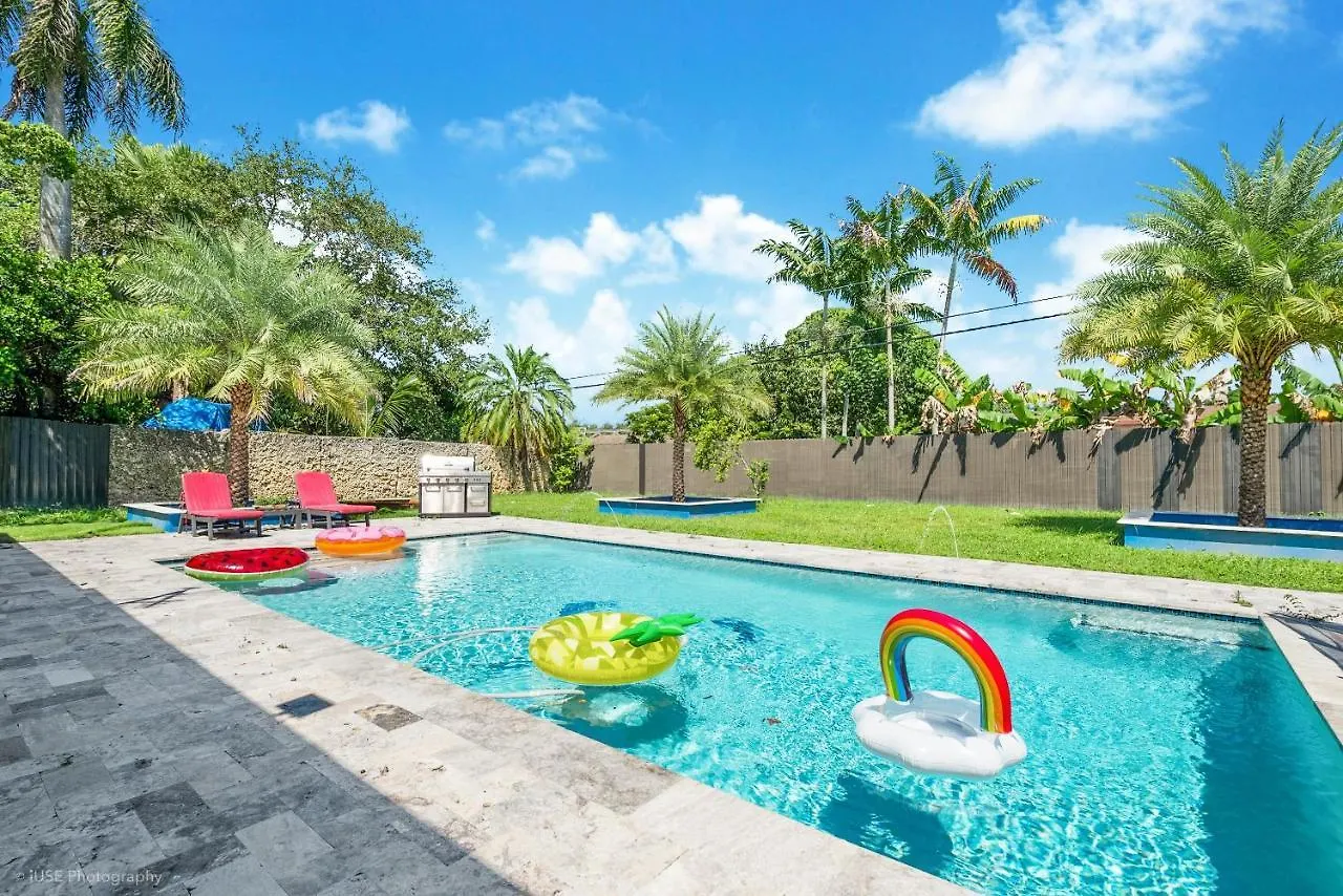 The Palms/ Big Pool/ Foosball/ Pool Table * ميامي