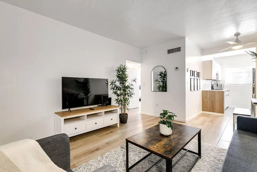 Airport 2-bedroom Unit With Speedy Wi-fi Virg8 Apartamento