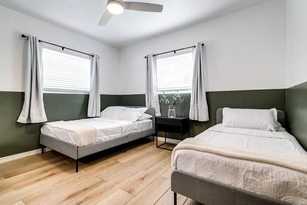 Airport 2-bedroom Unit With Speedy Wi-fi Virg8