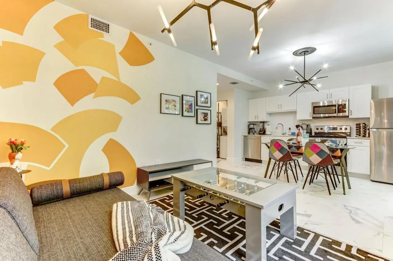Wynwood Jumbo - Sleeps 16 & Free Parking Miami