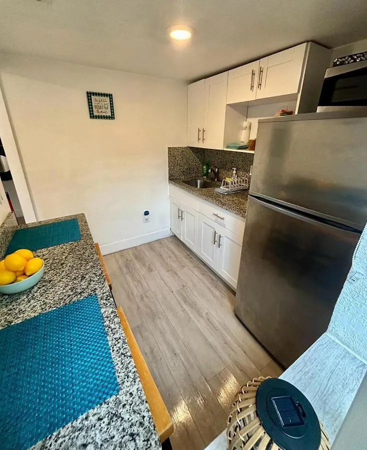 Vibes 2 Bedrooms House * 迈阿密