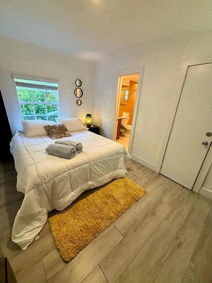 Quiet & Centrally Located House - Private Parking, Laundry And Storage For Luggage Casa vacanze Miami
