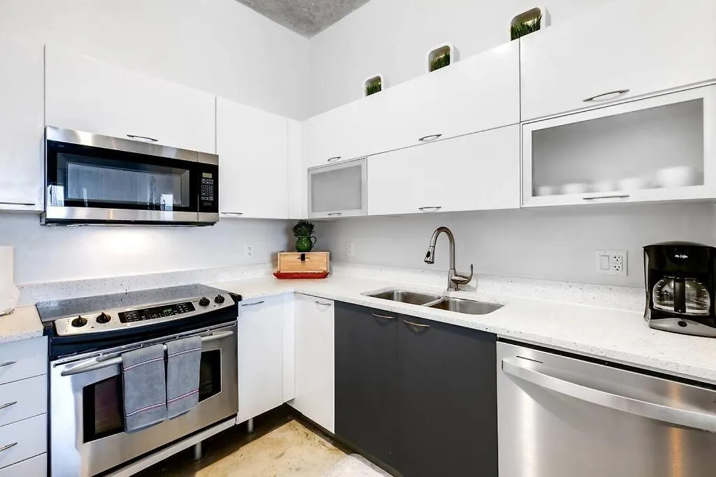 Super Convenient 1br In Downtown 4 P 1708 *