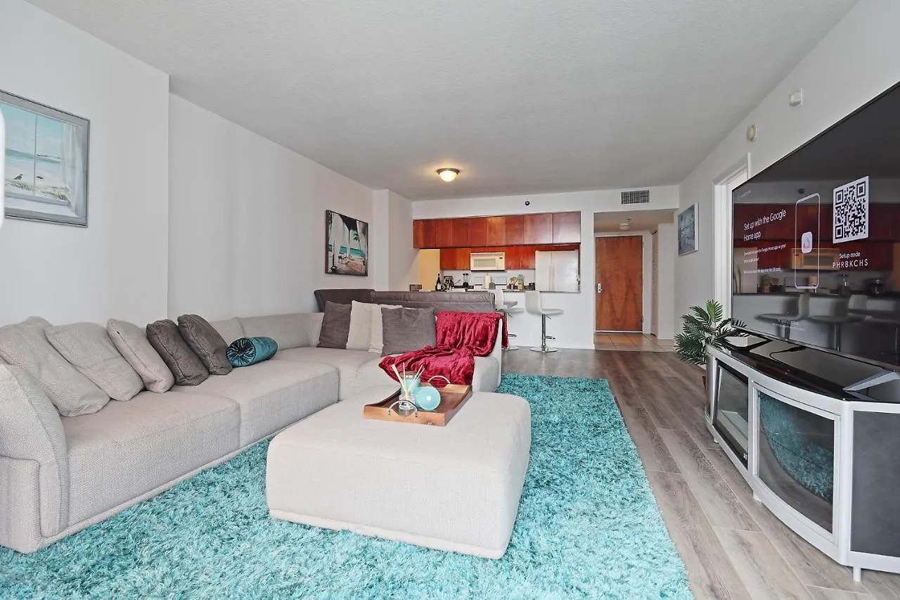Upscale In The Heart Of Brickell Майами