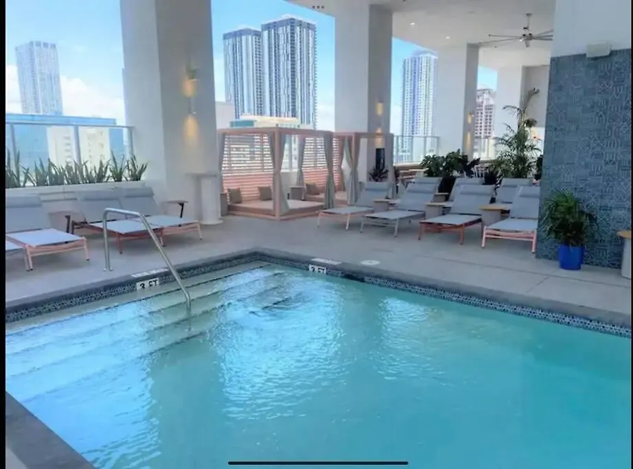 Breathtaking 1br In The Heart Miami