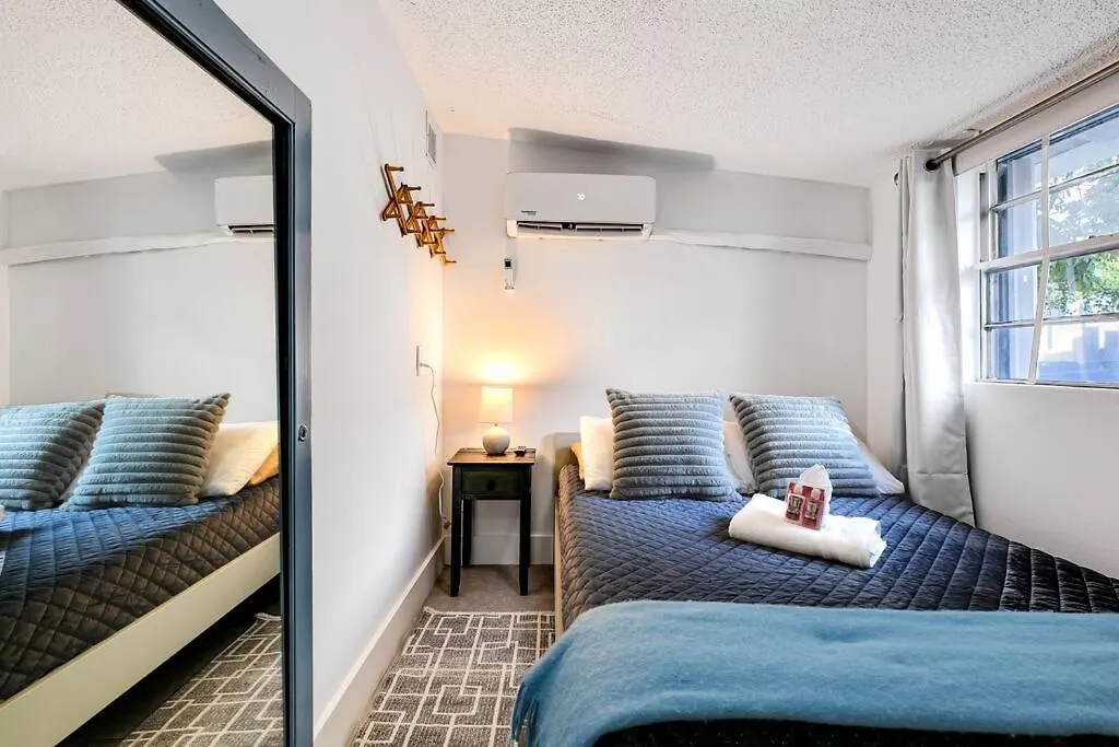 Apartment Swinging London 3 People V6