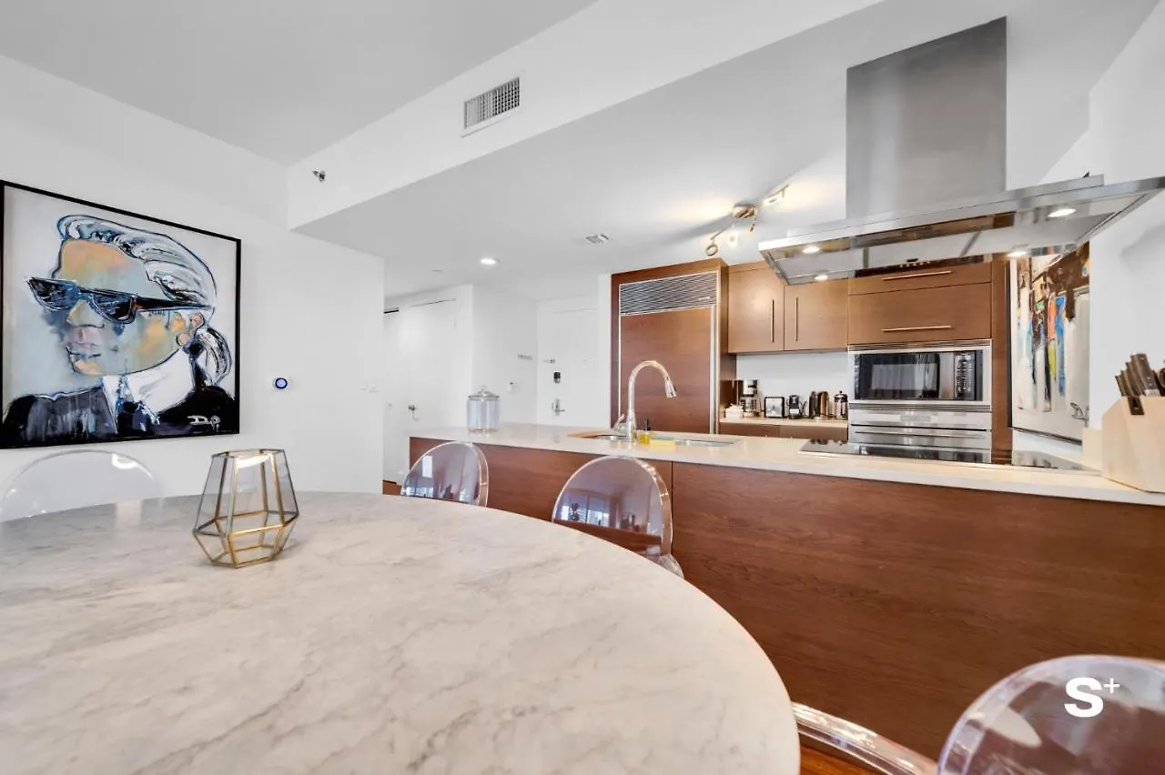 Icon Brickell Waterview One-bedroom 아파트 *