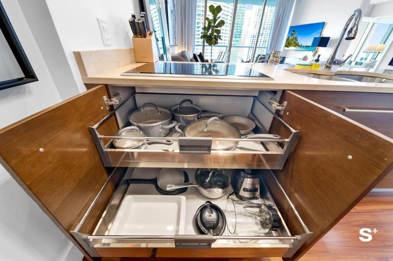 Icon Brickell Waterview One-bedroom * 마이애미