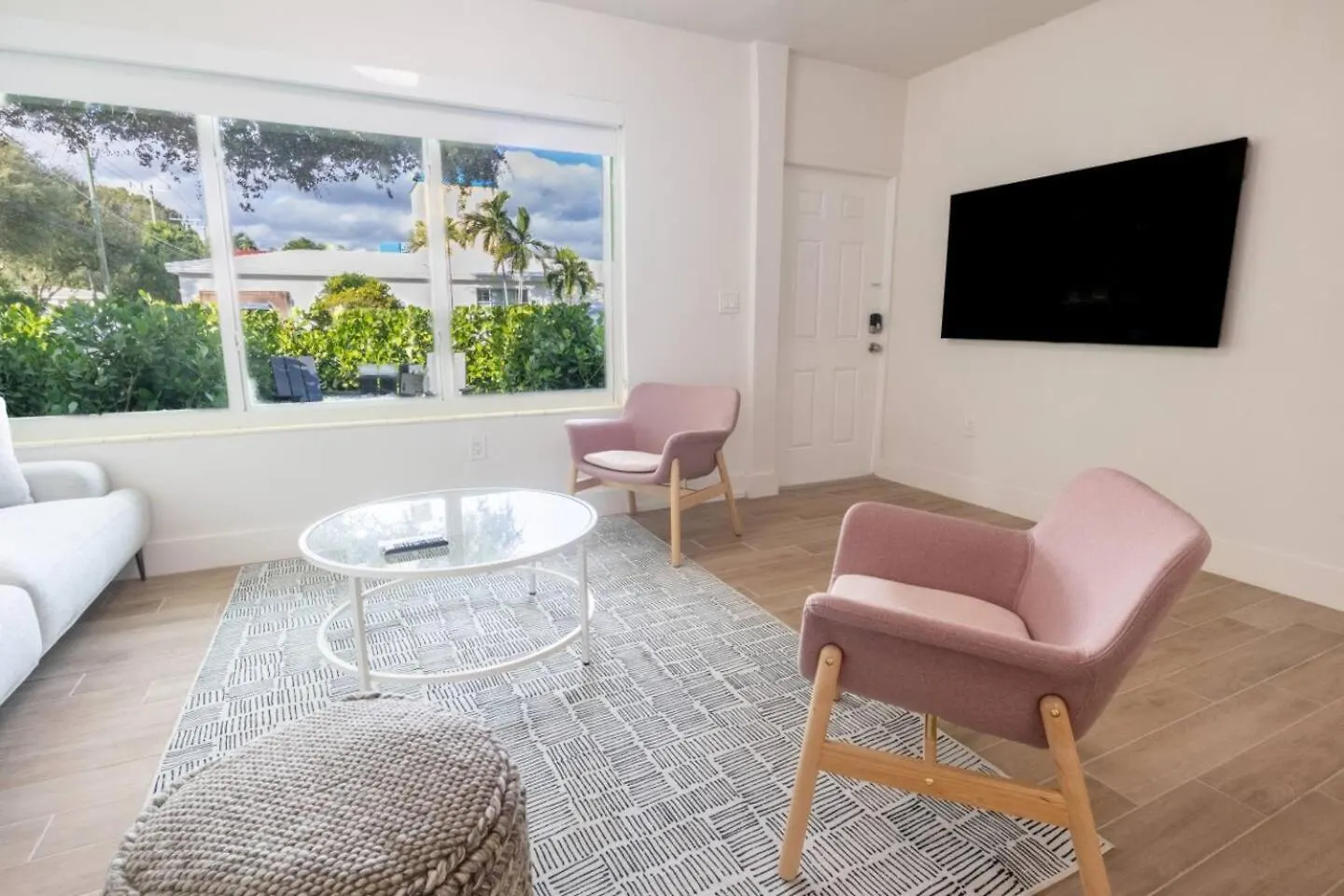 Stylish 2bed El Portal Apartment *