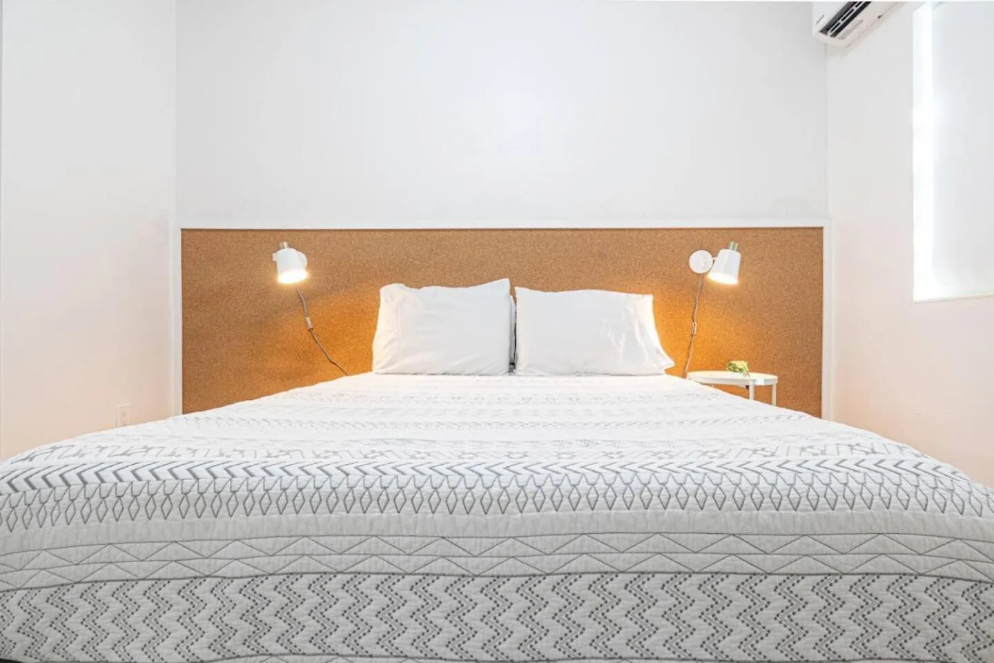 Stylish 2bed El Portal *
