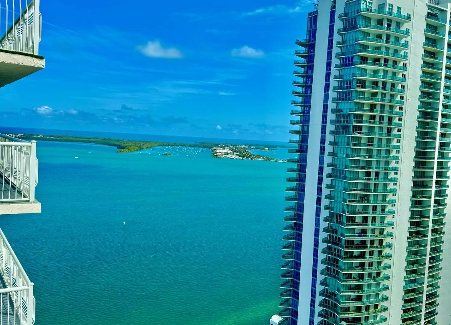 Brickell Unit, Amazing View, Balcony, Pool, 1 Free Parking Apartament