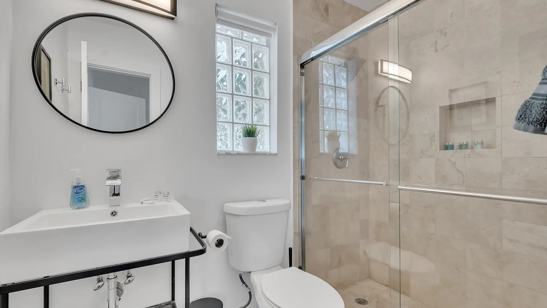 Daire Gated Blanca 5br 3ba With Heated Pool & Bbq *