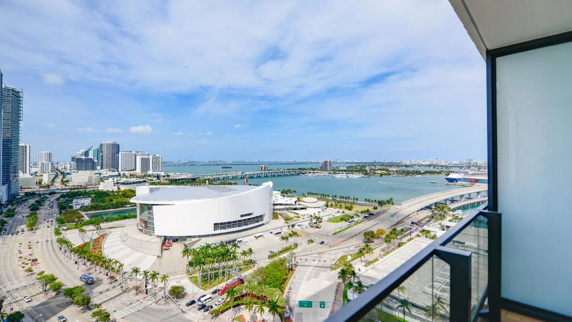 Exclusive Oasis: Charming Studio Near To Bayfront Park