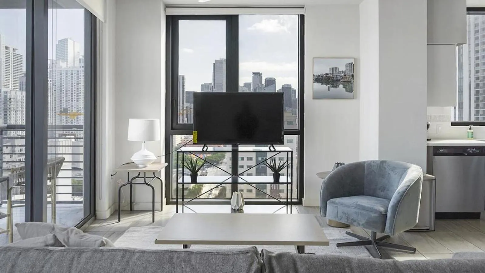 Landing - Modern With Amazing Amenities Miami