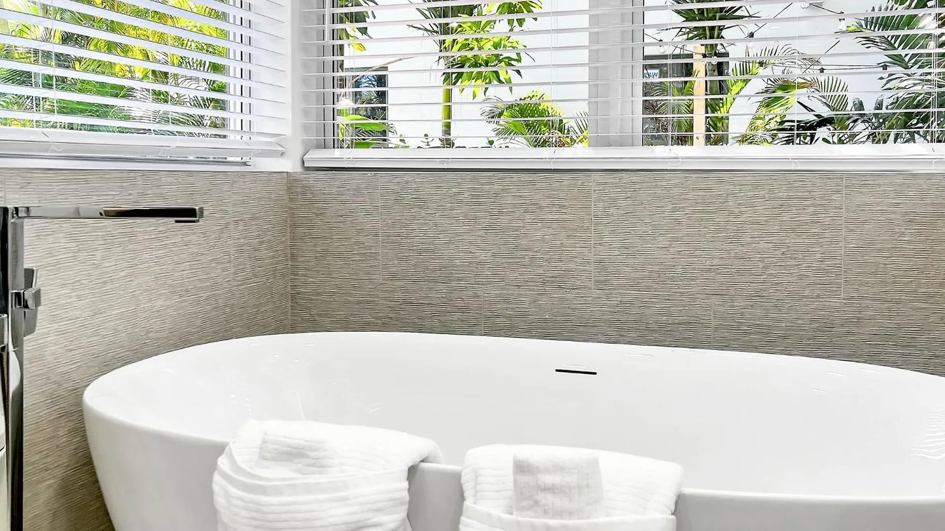 Tropicale Stunning 4 Bedroom 4 Bath With Pool And Bbq 別荘