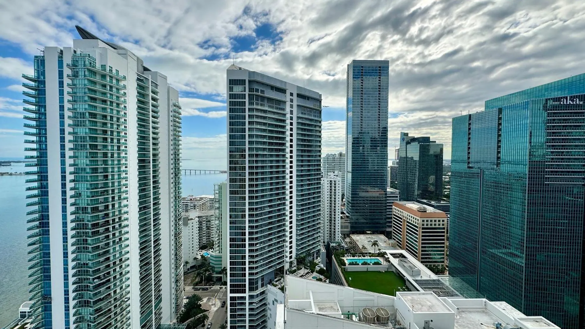 Brickell Unit, Amazing View, Balcony, Pool, 1 Free Parking Miami
