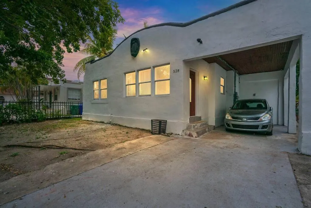 New! Havana Nights ! Walk To Calle Ocho! Apartmán Miami